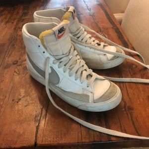 Nike Women’s High Top Sneakers Sz 6M